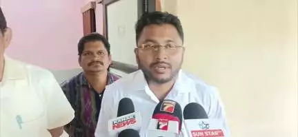 କୋଟପାଡ: ଗଣମାଧ୍ୟମ କଣ୍ଠରୋଧ ଅଭିଯୋଗକୁ ଖଣ୍ଡନ କଲେ ବିଡ଼ିଓ, ଏନେଇ ବୈପାରୀଗୁଡା ବ୍ଲକ କାର୍ଯ୍ୟାଳୟରେ ରଖିଲେ ପ୍ରତିକ୍ରିୟା