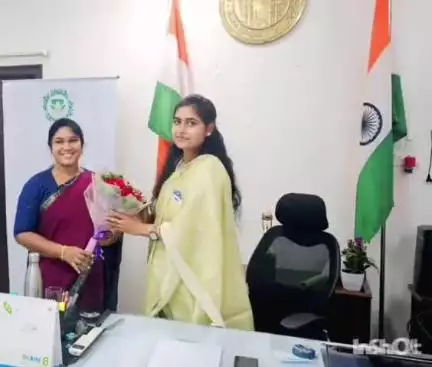 మున్సిపల్ కమిషనర్ కార్యాలయంలో గ్రేటర్ వరంగల్ మున్సిపల్ కార్పొరేషన్‌ నూతన కమిషనర్‌ను కలిసిన కార్పొరేటర్