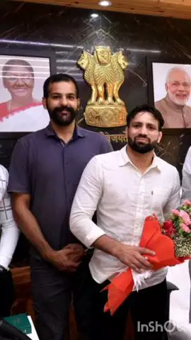 पार्लियामेंट स्ट्रीट: दिल्ली सचिवालय में ओलंपिक विजेता रवि दहिया ने मंत्री प्रवेश वर्मा से की मुलाकात