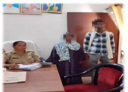 सुल्तानपुर: महिला थाना प्रभारी द्वारा एक जोड़े की विदाई कराई गई