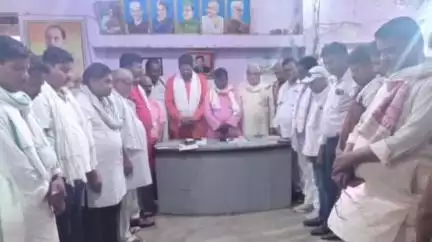 गाज़ीपुर: अहमदाबाद हवाई हादसे में मृतकों को गाजीपुर कांग्रेस कमेटी ने दी श्रद्धांजलि, आर्थिक मदद और नौकरी की मांग की