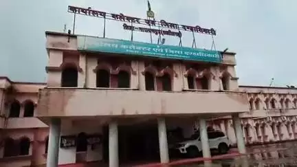 नारायणपुर: कलेक्ट्रेट सभागार में कलेक्टर ने आश्रम छात्रावासों की समीक्षा बैठक की, लापरवाह अधीक्षकों पर कार्रवाई के दिए निर्देश