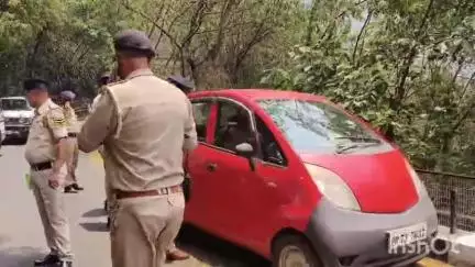 चम्बा: डीएसपी ने जिला मुख्यालय चम्बा में यातायात में बाधा उत्पन्न करने वाले वाहनों को खदेड़ा, चालान भी किए