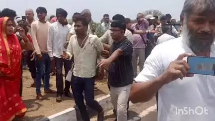त्योंथर: मैहर से जौनपुर जा रही अर्टिका कार गढ़ में पलटी, 1 की मौत, 3 घायल; एसडीएम ने घायलों को अस्पताल पहुंचाया
