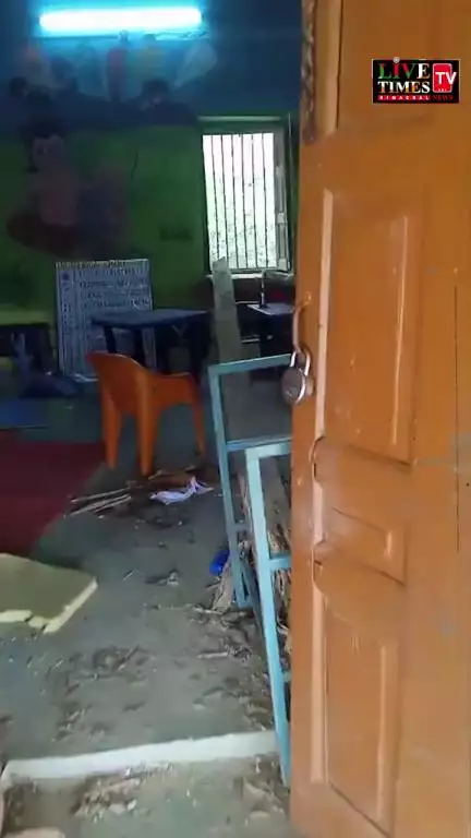 स्कूल में छुट्टी ने बचाई बच्चों की जान, छत गिरने से टला बड़ा हादसा: पालमपुर