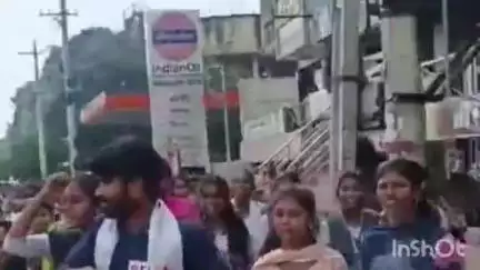 విజయనగరం: తల్లికి వందనం పథకాన్ని విద్యార్థులు అందరికీ వర్తింప జేసి రూ.15 వేలు పూర్తి అమౌంట్ ను ఖాతాల్లో జమ చేయాలి: SFI