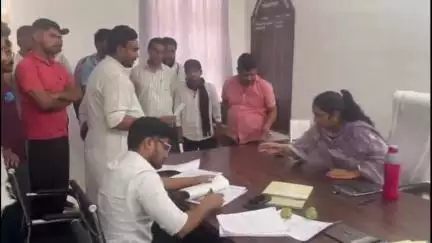 चिड़ावा: पिलानी में मृत गौवंश को खुले में डालने पर आपत्ति, हिन्दू क्रांति सेना ने सम्मानपूर्वक निस्तारण के लिए सौंपा ज्ञापन