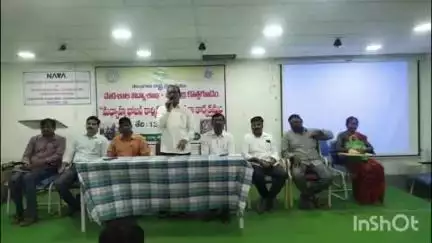 కొత్తగూడెం: మధ్యాహ్న భోజనంలో మెనూ తప్పనిసరిగా పాటించాలని ప్రధానోపాధ్యాయులకు,మధ్యాహ్న భోజన కార్మికులకు సూచించిన DEO