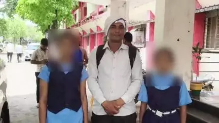 रायसेन: मार्कशीट में सरनेम से बालिकाओं के स्कूल एडमिशन में बाधा, पिता ने रायसेन कलेक्ट्रेट में लगाई गुहार