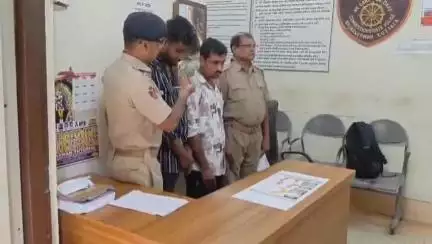 ଭୁବନେଶ୍ବର ମ୍ୟୁନିସିପାଲଟି କର୍ପୋରେସନ: ଚନ୍ଦ୍ରଶେଖରପୁର କୈଳାସ ବିହାର ଅଞ୍ଚଳରେ ଘର ତାଲା ଭାଙ୍ଗି ଲୁଟ ଘଟଣା, ଦୁଇଜଣ ଙ୍କୁ ଗୀରଫ କଲା ପୋଲିସ