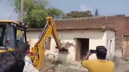 ଜୟପୁର: ପୁରୁଣାଗଡ ଓ   ଗାନ୍ଧୀ ଛକ କେନାଲ ରୋଡ ଠାରୁ  ପାରାବେଢା  ରାସ୍ତା ରେ ଥିବା ଭାଡିକୁ ଜବର ଦଖଲ ରୁ ଉଛେଦ କଲା ଜୟପୁର ପୌର ପ୍ରଶାସନ