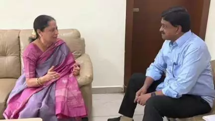 రాష్ట్ర ఆర్థిక మంత్రి పయ్యావుల కేశవ్ ను మర్యాదపూర్వకంగా కలిసిన డోన్ మాజీ ఎమ్మెల్యే కొట్ల సుజాతమ్మ