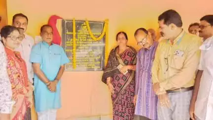 କାମାକ୍ଷାନଗର: କଙ୍କଡ଼ାହାଡ଼ ଉଚ୍ଚ ପ୍ରାଥମିକ ବିଦ୍ୟାଳୟରେ ଅତିରିକ୍ତ ଶ୍ରେଣୀ ଗୃହ ଉଦଘାଟନ କଲେ ବିଧାୟକ ବିଭୂତି ପ୍ରଧାନ