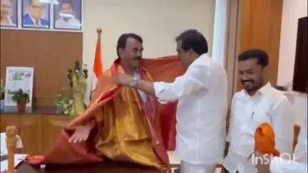 అదిలాబాద్ అర్బన్: ఉమ్మడి ఆదిలాబాద్ జిల్లా ఇంఛార్జి మంత్రిగా నియమితులైన మంత్రి జూపల్లి కృష్ణారావుని కలిసిన జిల్లా ఎమ్మెల్యేలు