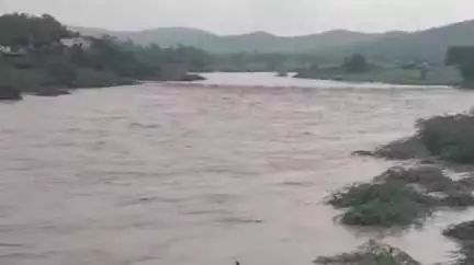 ಹುನಗುಂದ: ರಾಜ್ಯದಲ್ಲಿ ವರುಣನ ಅಬ್ಬರ! ಕಮತಪುರ ಮಲಪ್ರಭಾ ನದಿಗೆ ಹರಿದು ಬರುತ್ತಿರುವ ಅಪಾರ ಪ್ರಮಾಣದ ನೀರು