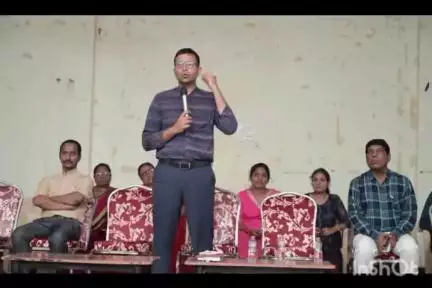 వికారాబాద్: పట్టణంలో ఆశా వర్కర్లకు, ICDS CDPOలు, సూపర్వైజర్లకు వైకల్య పరీక్షలు నిర్వహించడంపై అవగాహన కల్పించిన కలెక్టర్ ప్రతీక్ జైన్