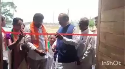 భూపాలపల్లి: వికసిత్ భారత్ కార్యక్రమంలో భాగంగా పార్టీ కార్యాలయంలో ఫొటో ఎగ్జిబిషన్ ప్రారంభం