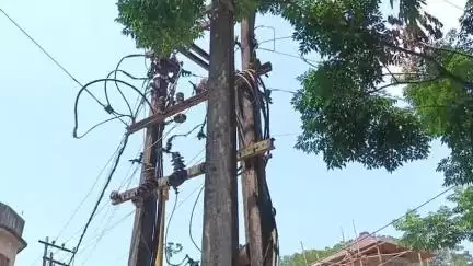 শিৱসাগৰ: উৎকট গৰমৰ মাজতে শিৱসাগৰত অনিয়মীয়া বিদ্যুৎ যোগানত অতিষ্ঠ জনসাধাৰণ, ক্ষোভ ৰাইজৰ #jansamasya