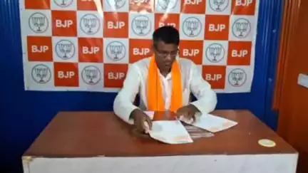 মেদিনীপুর: প্রধানমন্ত্রী আবাস যোজনার বাড়ি মেদিনীপুরে হলেও নাম নেই প্রধানমন্ত্রীর, অভিযোগ বিজেপির
