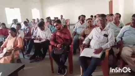 नारायणपुर: धरती आबा कार्यक्रम की सफलता के लिए नारायणपुर प्रखंड सभागार में हुई बैठक