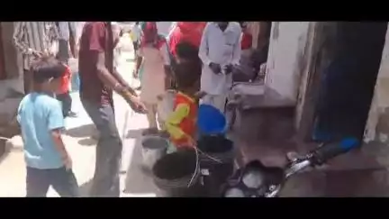 वार्ड नंबर 58 में पेयजल किल्लत से मचा हाहाकार, लोगों में काफी आक्रोश