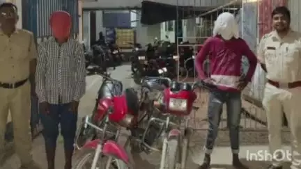 রতুয়া ২: নৌগামা মোড় এলাকায় অভিযান চালিয়ে দুটি চুরির বাইক সহ গ্রেপ্তার 2, পেশ আদালতে