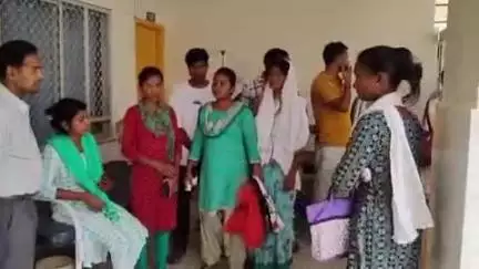 गुमला: सरखारी सावना टोली में सर्पदंश से महिला की मौत, झाड़-फूंक में देरी बनी कारण