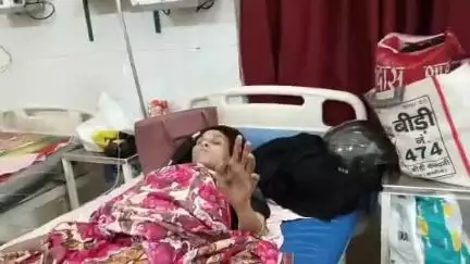 सीतापुर: शिवथान ग्राम पंचायत में बच्चों के विवाद के चलते दो पक्षों में मारपीट, पति-पत्नी दोनों हुए घायल