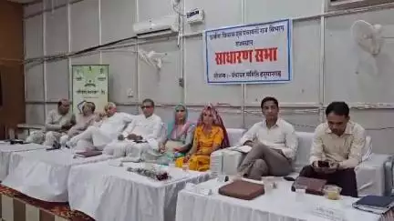 हनुमानगढ़: टाउन की पंचायत समिति में नियम कायदों को ताक पर रखकर पंचायत समिति प्रधान पति ने ली बैठक, प्रधान रही खामोश
