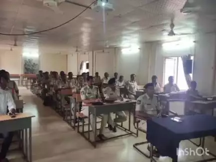 వికారాబాద్: నూతన నేర న్యాయ చట్టాలపై ప్రతి పోలీసు అధికారికి సంపూర్ణ  అవగాహన ఉండాలి :ఎస్పీ నారాయణరెడ్డి