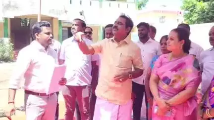 காஞ்சிபுரம்: சின்ன காஞ்சிபுரம் பி எம் எஸ் அரசு மகளிர் மேல்நிலைப் பள்ளியில் புதிய கட்டிடப் பணியை காஞ்சிபுரம் எம்எல்ஏ துவக்கி வைத்தார்
