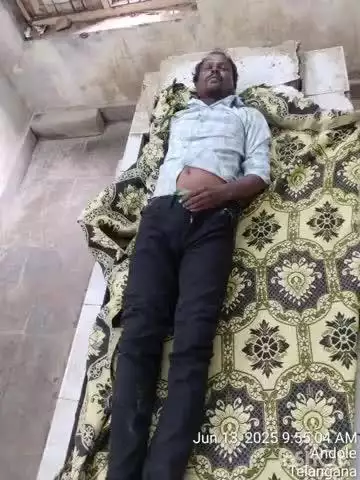 శంకరంపేట ఏ: జీవితంపై విరక్తి చెంది మనస్థాపనతో ఓ వ్యక్తి చెట్టుకు వేసుకొని ఆత్మహత్య 
 పేట ఎస్ఐ ప్రవీణ్ రెడ్డి వెల్లడి భార్య ఫిర్యాద