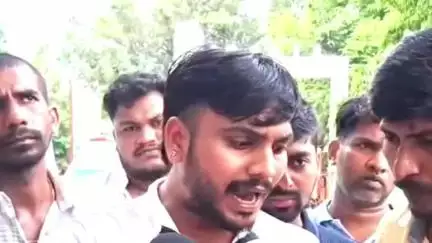 ଭଞ୍ଜନଗର: ଭଞ୍ଜନଗର 108 ଆମ୍ବୁଲାନ୍ସ ଡ୍ରାଇଭର ମହାସଂଘର ଆନ୍ଦୋଳନ ତେଜୁଛି । ଭଞ୍ଜନଗର ଆମ୍ବୁଲାନ୍ସ ଡ୍ରାଇଭର ରଖିଲେ ନିଜର ମତାମତ  ।