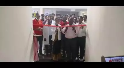 పాడేరు మెడికల్ కళాశాలలో నిర్వహించిన రక్తదాన శిబిరానికి ఉత్సాహంగా తరలివచ్చిన ఎంబిబిఎస్ విద్యార్థులు