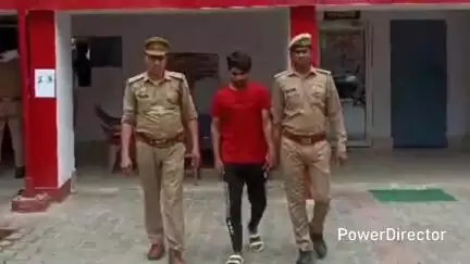 पटियाली: सिढपुरा पुलिस ने पटियाली रोड से पॉक्सो एक्ट के वांछित अभियुक्त को गिरफ्तार कर न्यायालय में पेश किया