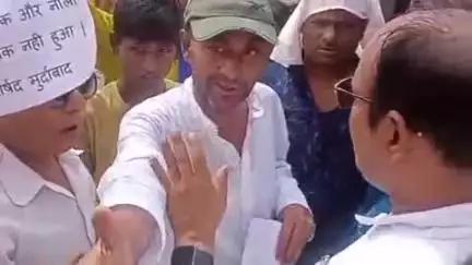 बेनीपुर: बेनीपुर में वार्ड 7 के लोगों ने पेयजल की व्यवस्था के लिए मुख्य पार्षद का किया घेराव