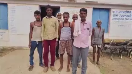 पन्ना: पन्ना के मकरी कुठार गांव में तीनों हैंडपंप खराब, ग्रामीणों को पानी के लिए 2 किलोमीटर चलना पड़ रहा है।#jansamasya