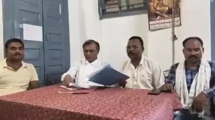 बलरामपुर: बलरामपुर कांग्रेस ने तेंदूपत्ता संग्राहकों के बच्चों की छात्रवृत्ति का दायरा बढ़ाने को लेकर की प्रेस वार्ता