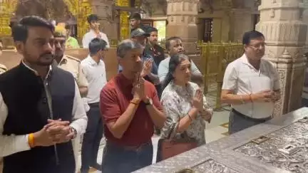 भदेसर: सुप्रीम कोर्ट के जस्टिस अजय रस्तोगी ने पत्नी संग मंडफिया स्थित भगवान सांवलिया सेठ के दर्शन किए, पूजा-अर्चना और चर्चा की