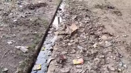 बबेरू: विनवट गांव में गंदगी का लगा अंबार सफाईकर्मी रहता है नदारत, गंदगी से गांव के लोग हो रहे बीमार #jansamasya