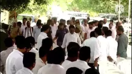 కూసుమంచి: రఘునాధపాలెం మండలంలో  రానున్న గ్రామ పంచాయతీ ఎన్నికల్లో ప్రతి గ్రామంలో కాంగ్రెస్ జెండా ఎగరాలి మంత్రి తుమ్మల నాగేశ్వరరావు