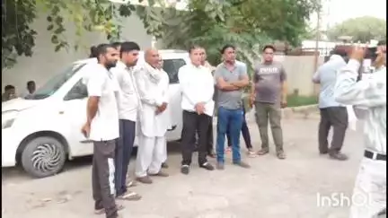 फतेहाबाद: फतेहाबाद मे IO से मिलने आया पूर्व ड्राइवर हुआ लापता,पिता बोले-बिल्डिंग निगल गई या विभाग,ACB ऑफिस बुलाया था
#jansamsya