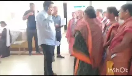 ସମ୍ବଲପୁର ମ୍ୟୁନିସିପାଲଟି: ସମ୍ବଲପୁର ଜିଲ୍ଲା ଚାରମାଲ ଭାଲିଆକଟା ପଞ୍ଚାୟତ ଶାଗଜୁରି ଗ୍ରାମର ମହିଳା ମାନେ ଜଳ ସମସ୍ୟା ନେଇ ଜ଼ିଲ୍ଲାପାଳଙ୍କ ଦ୍ୱାରସ୍ଥ