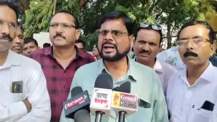 जगदलपुर: युक्ति युक्तकरण के विरोध में शिक्षक साझा मंच ने निकाली रैली, केदार जैन ने साला प्रवेश उत्सव के बहिष्कार की दी चेतावनी