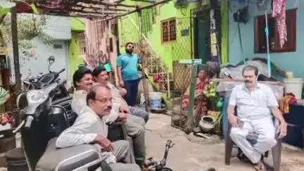 విశాఖపట్నం: జీవీఎంసీ 32 వ వార్డులో పలు సమస్యలపై పర్యటించిన కార్పొరేటర్ కందుల నాగరాజు