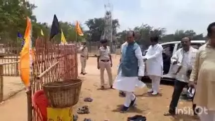 नाला: पूर्व गृह मंत्री सुबोध कांत सहाय दलाबड़ यज्ञ मंडप पहुंचे, पूर्णाहुति में हुए शामिल
