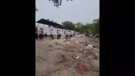 कादीपुर: सड़क हादसे में महिला की मौत के बाद दियरा घाट पर किया गया अंतिम संस्कार