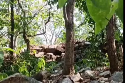 लखीसराय: बांकुरा और हनुमान थान के बीच सुरक्षा बलों ने कच्ची सड़क के पास से आईईडी बम बरामद कर नष्ट किया