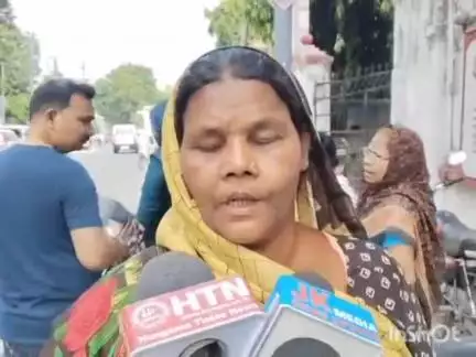 बरेली: फरीदपुर थाना क्षेत्र की महिला ने चार लोगों पर धमकी देकर पैसे चोरी करने का आरोप लगाया