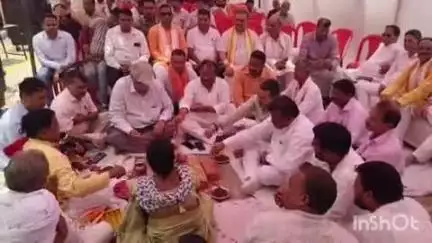 टूंडला: दिनहुली रोड पर बने आवासों में विद्युतीकरण के लिए किया गया शिलान्यास